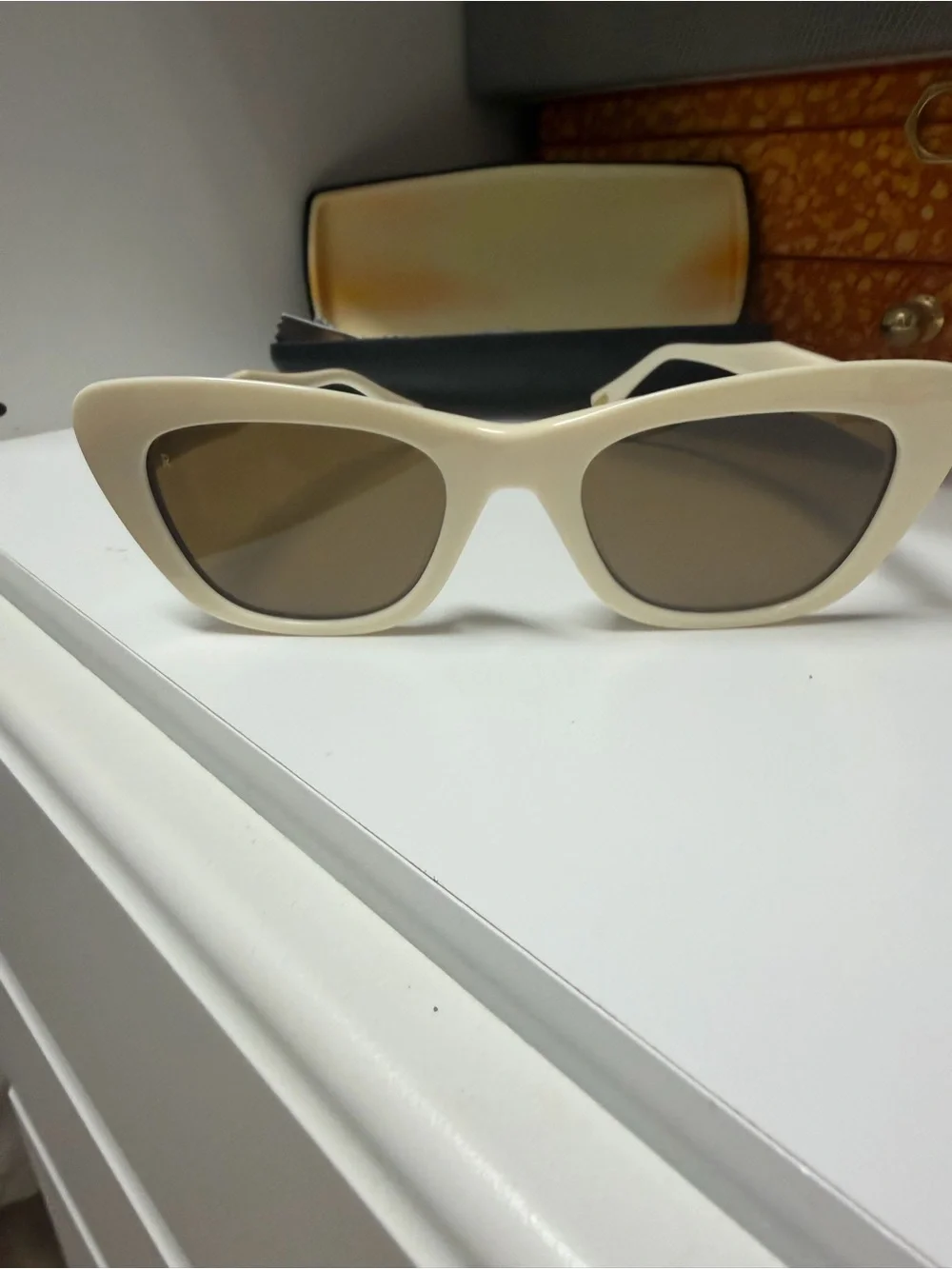 RAEN Cream Cat-Eye Sunglasses with Dark Lenses NEVER WORN